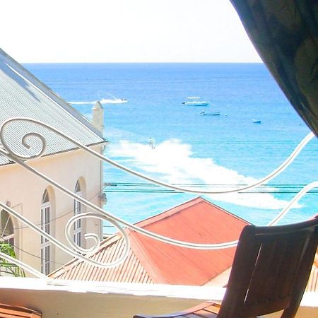 Coral Lane Beach Apartments Сейнт Джеймс Екстериор снимка
